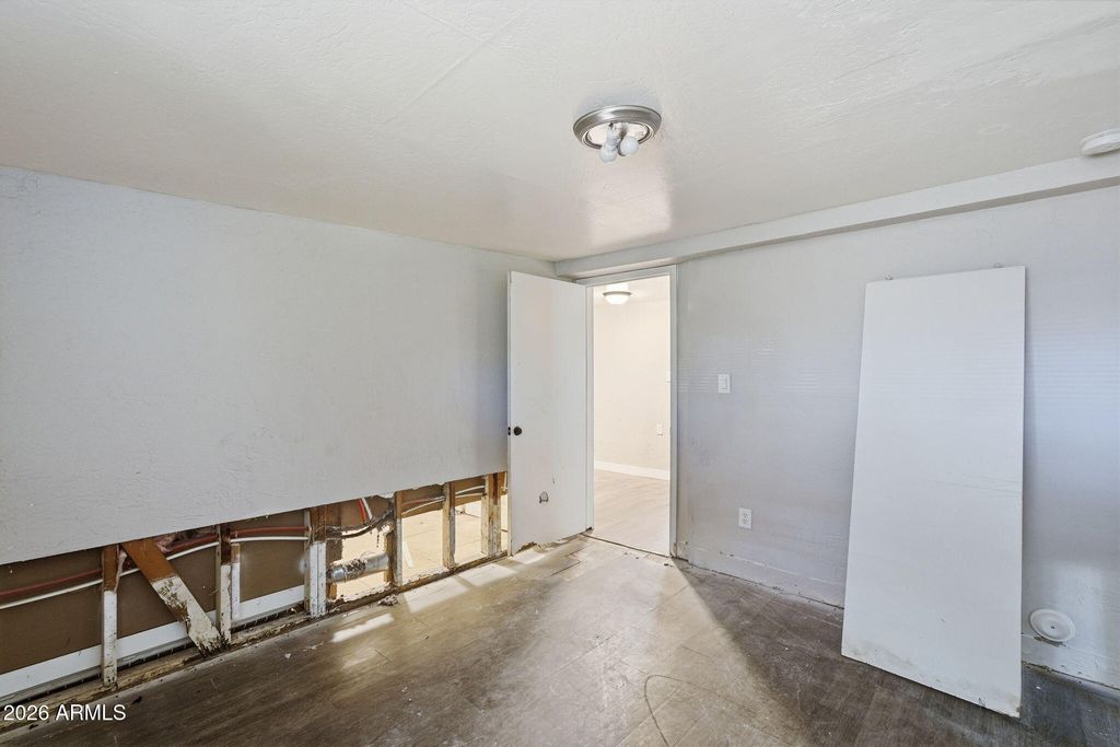 Image 25 of property listing at 2041 W GEORGIA Avenue, Phoenix, AZ 85015