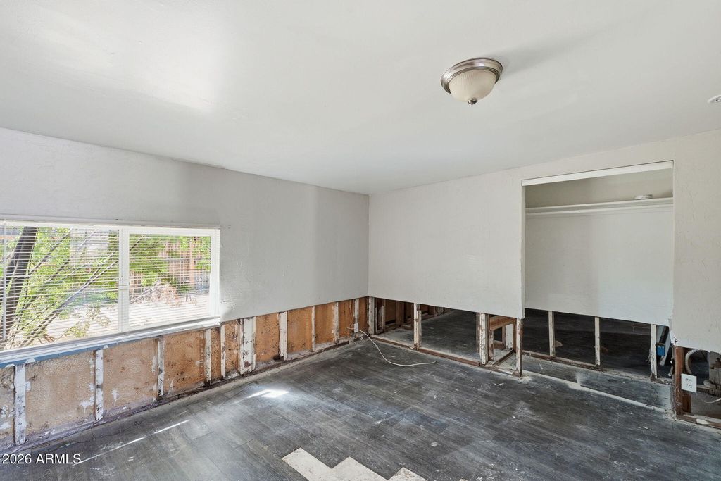 Image 26 of property listing at 2041 W GEORGIA Avenue, Phoenix, AZ 85015