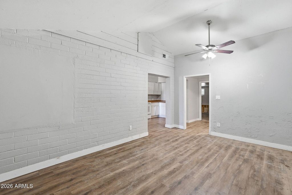 Image 4 of property listing at 2041 W GEORGIA Avenue, Phoenix, AZ 85015