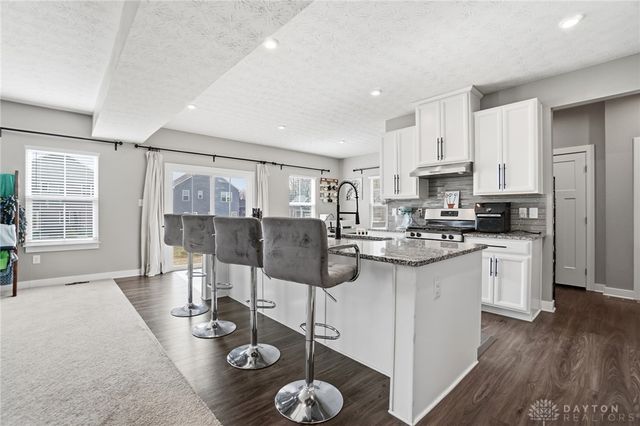 9187 Lakeside Street, Tipp City, OH 45371