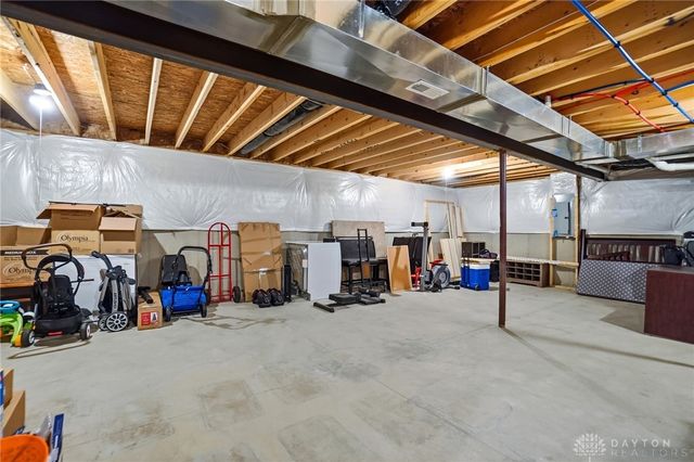 9187 Lakeside Street, Tipp City, OH 45371