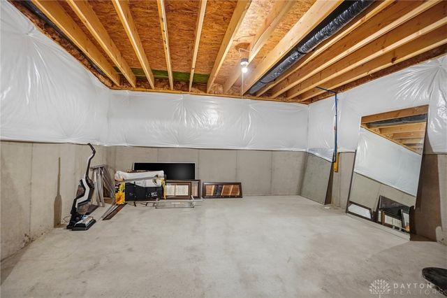 9187 Lakeside Street, Tipp City, OH 45371