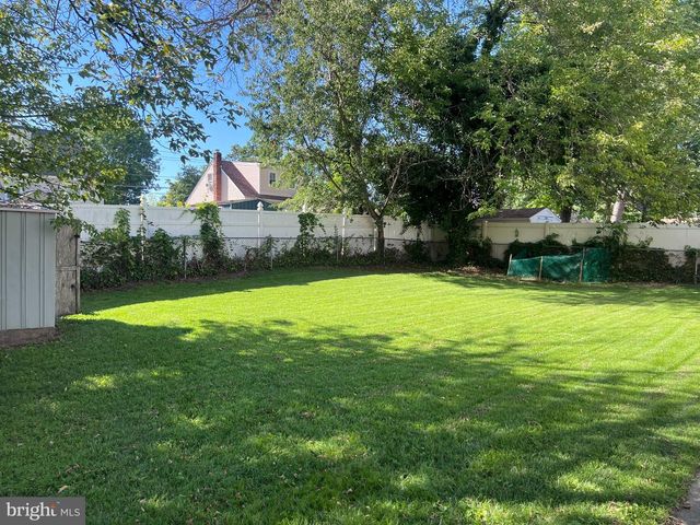 518 CARVER CT, Lawnside, NJ 08045