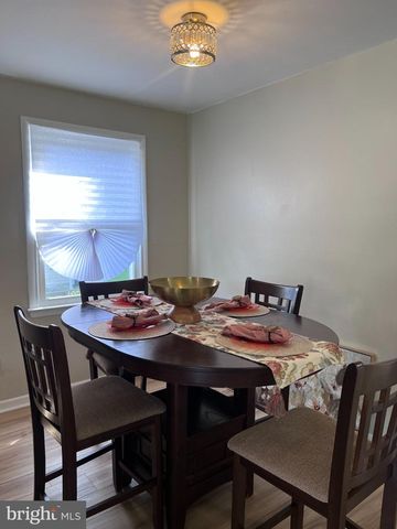 518 CARVER CT, Lawnside, NJ 08045
