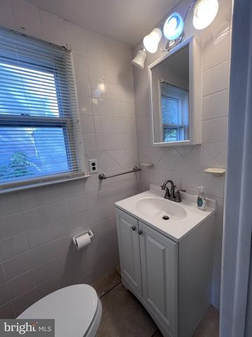 518 CARVER CT, Lawnside, NJ 08045