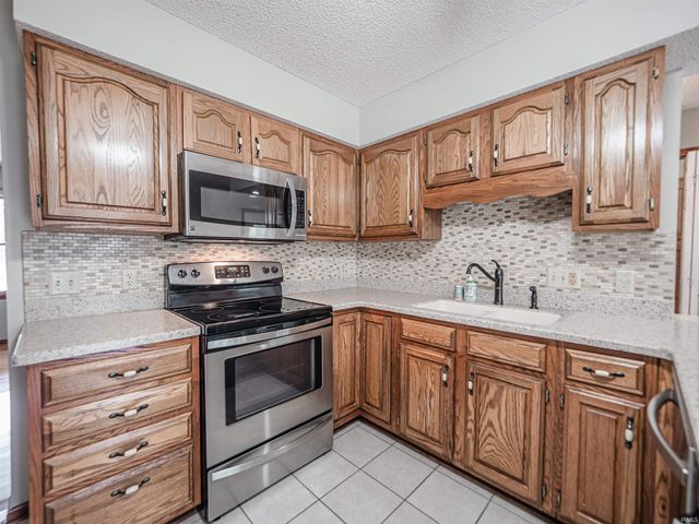 904 Sheffield Drive, Evansville, IN 47710