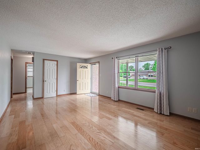 904 Sheffield Drive, Evansville, IN 47710