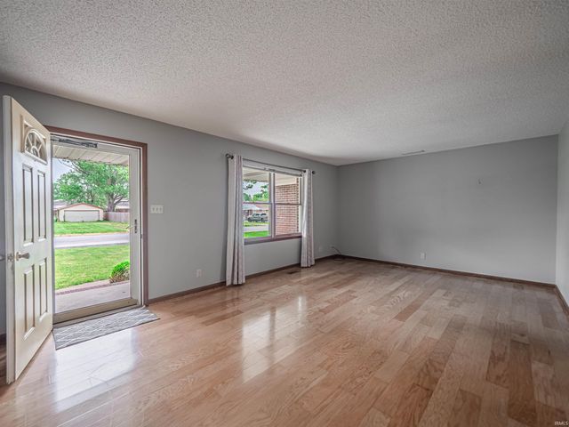 904 Sheffield Drive, Evansville, IN 47710