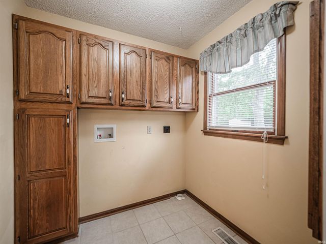 904 Sheffield Drive, Evansville, IN 47710