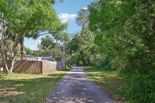 321 E 11TH AVENUE, Mount Dora, FL 32757