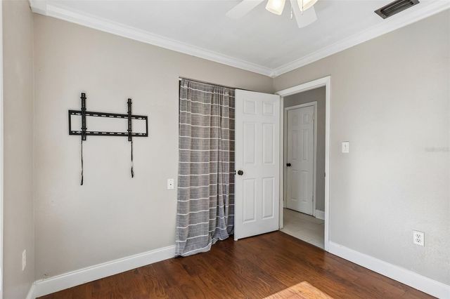 321 E 11TH AVENUE, Mount Dora, FL 32757