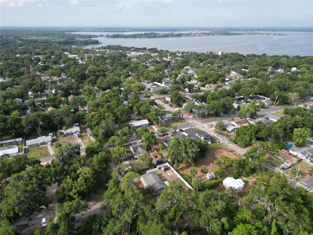 321 E 11TH AVENUE, Mount Dora, FL 32757