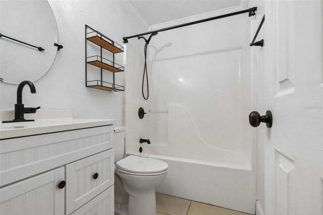 321 E 11TH AVENUE, Mount Dora, FL 32757