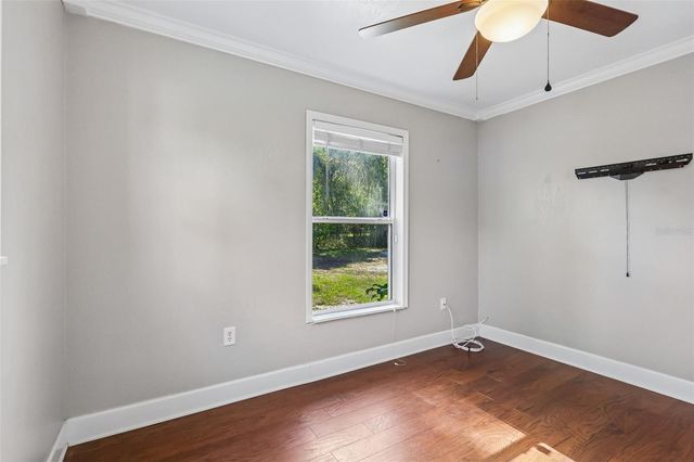 321 E 11TH AVENUE, Mount Dora, FL 32757
