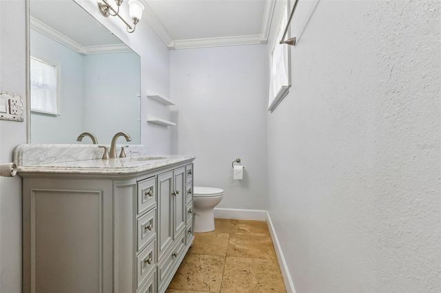 321 E 11TH AVENUE, Mount Dora, FL 32757