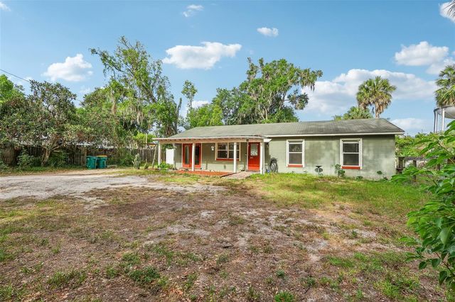 321 E 11TH AVENUE, Mount Dora, FL 32757