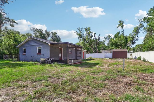 321 E 11TH AVENUE, Mount Dora, FL 32757