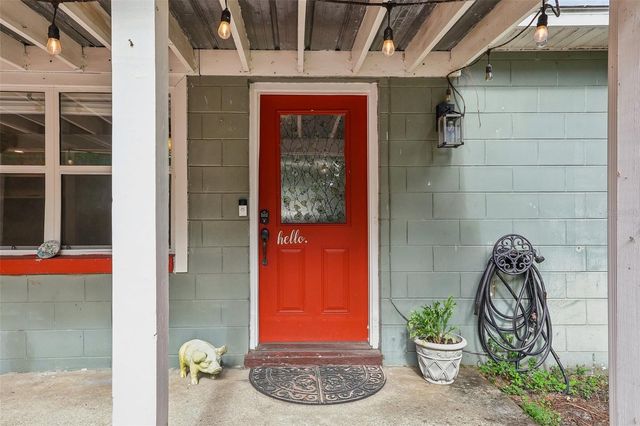 321 E 11TH AVENUE, Mount Dora, FL 32757