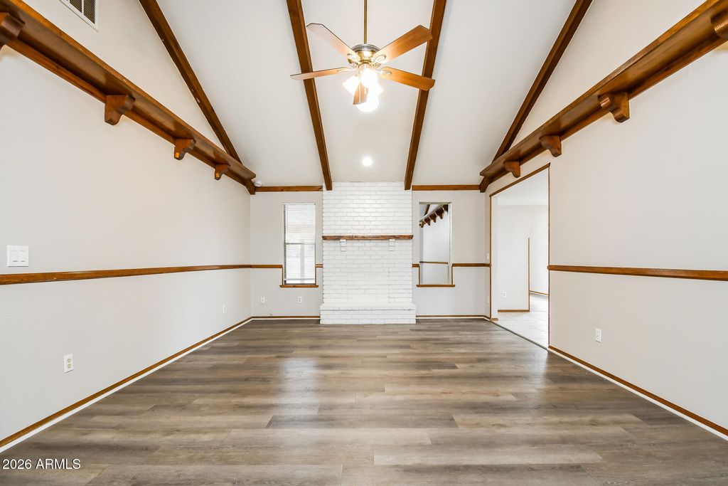 Image 3 of property listing at 20 W SAN REMO Street, Gilbert, AZ 85233