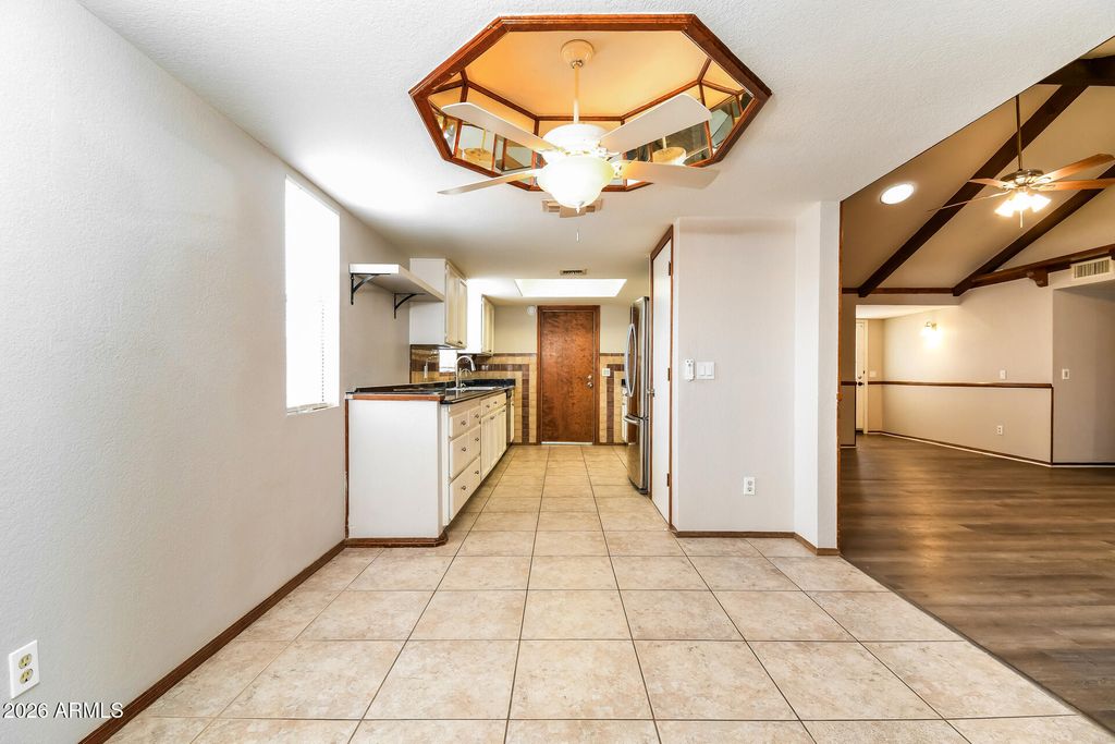 Image 6 of property listing at 20 W SAN REMO Street, Gilbert, AZ 85233