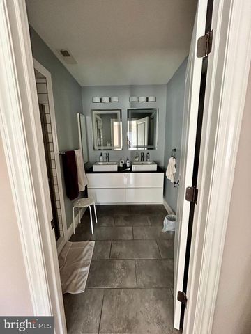 202 COBBLESTONE DR, Ardmore, PA 19003