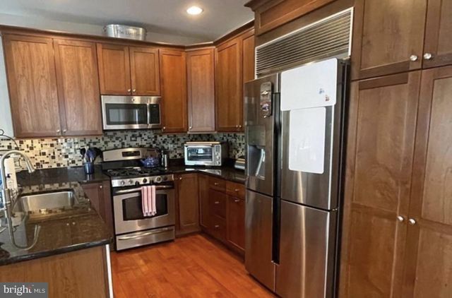 202 COBBLESTONE DR, Ardmore, PA 19003