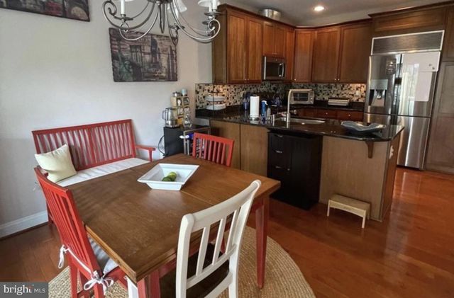202 COBBLESTONE DR, Ardmore, PA 19003