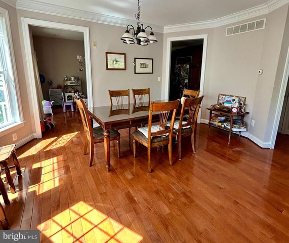 202 COBBLESTONE DR, Ardmore, PA 19003