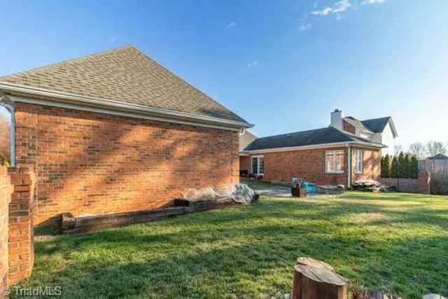 2297 Ashford Drive, Winston-salem, NC 27103