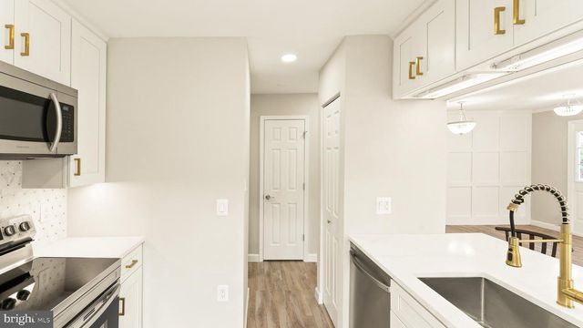 12168 SPRINGWOODS DR, Woodbridge, VA 22192