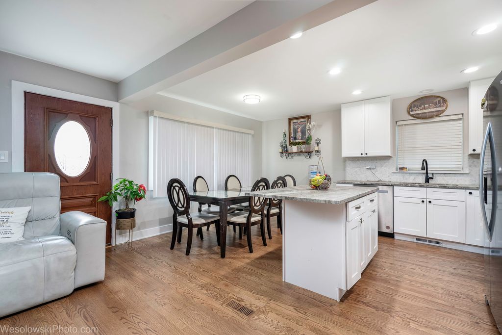8433 Central Avenue, Burbank, IL 60459 — photo 4