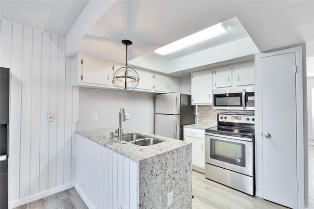 2705 Northeast DR A, Austin, TX 78723