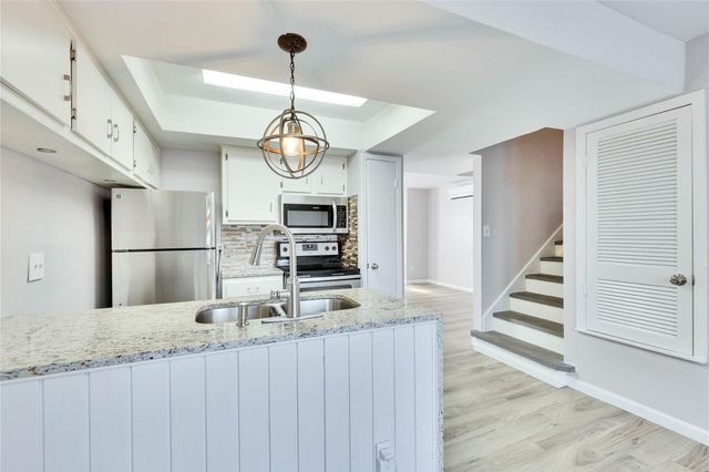 2705 Northeast DR A, Austin, TX 78723