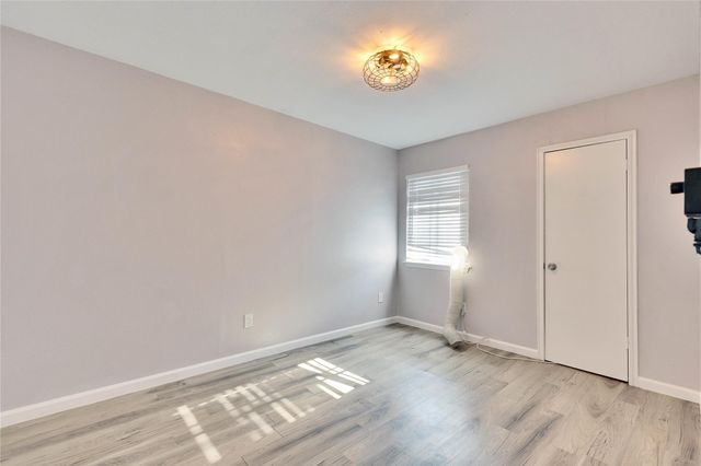 2705 Northeast DR A, Austin, TX 78723