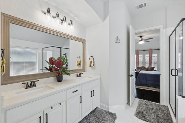 641 Rawlins Lane, Fort Worth, TX 76131