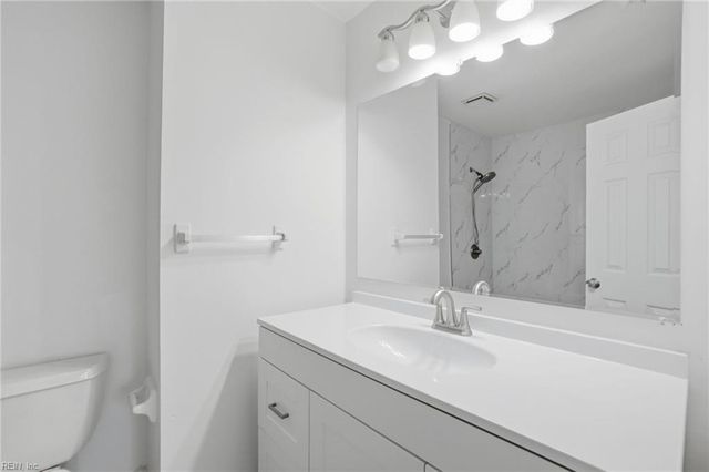 2021 Candlelight DR, Chesapeake, VA 23325