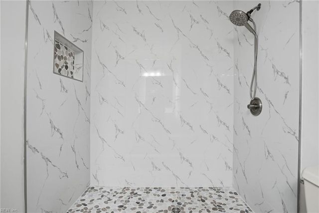 2021 Candlelight DR, Chesapeake, VA 23325