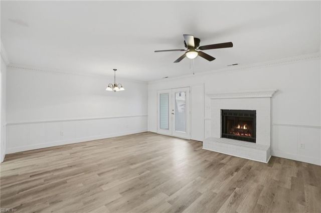 2021 Candlelight DR, Chesapeake, VA 23325