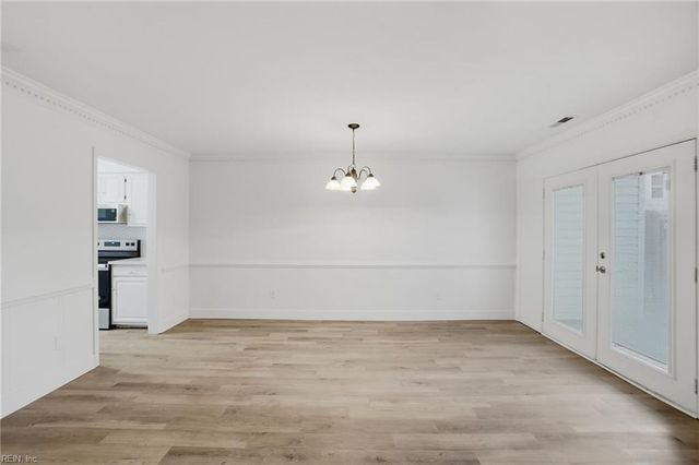 2021 Candlelight DR, Chesapeake, VA 23325