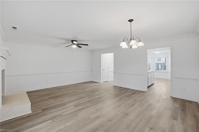 2021 Candlelight DR, Chesapeake, VA 23325