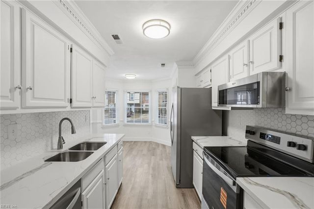 2021 Candlelight DR, Chesapeake, VA 23325