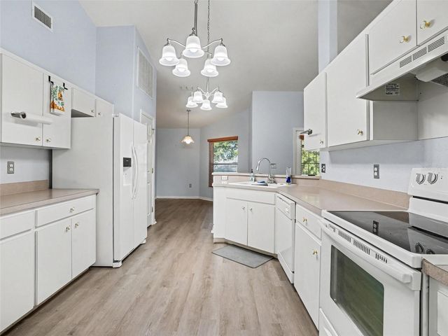 8010 ASHLEY POINTE DRIVE, Lakeland, FL 33810