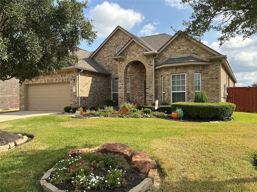 25206 Hawthorne Blossom Drive, Spring, TX 77389