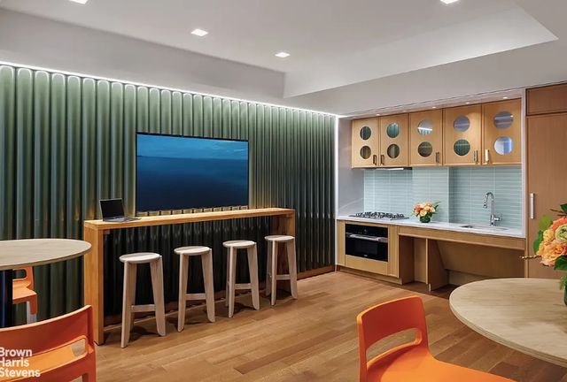210 Warren St Apt 25C, New York City, NY 10282