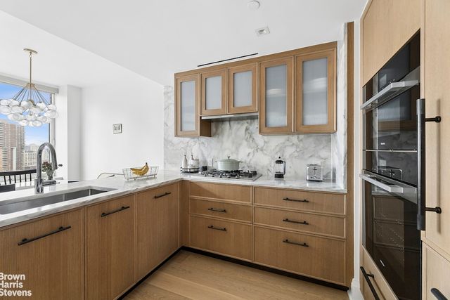 210 Warren St Apt 25C, New York City, NY 10282