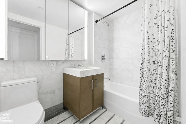 210 Warren St Apt 25C, New York City, NY 10282