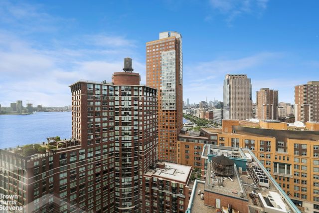 210 Warren St Apt 25C, New York City, NY 10282