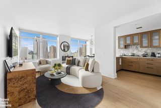 210 Warren St Apt 25C, New York City, NY 10282