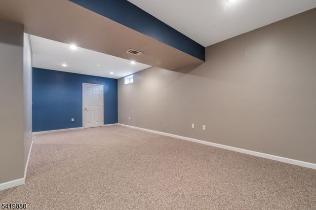 44 Colts Ln, Raritan Twp., NJ 08822