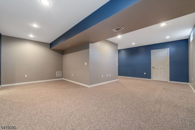 44 Colts Ln, Raritan Twp., NJ 08822